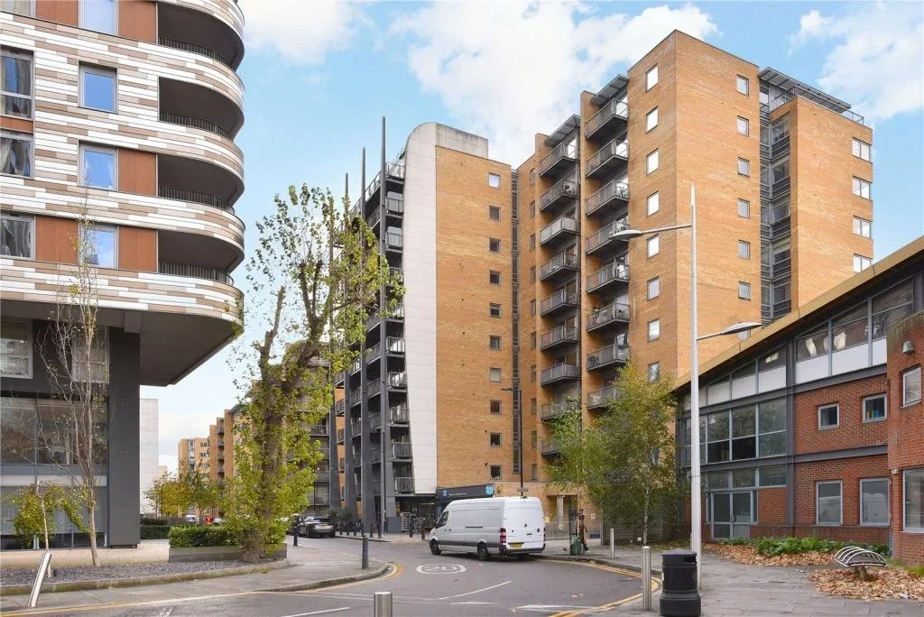 Flat Cassilis Road in Greater London
