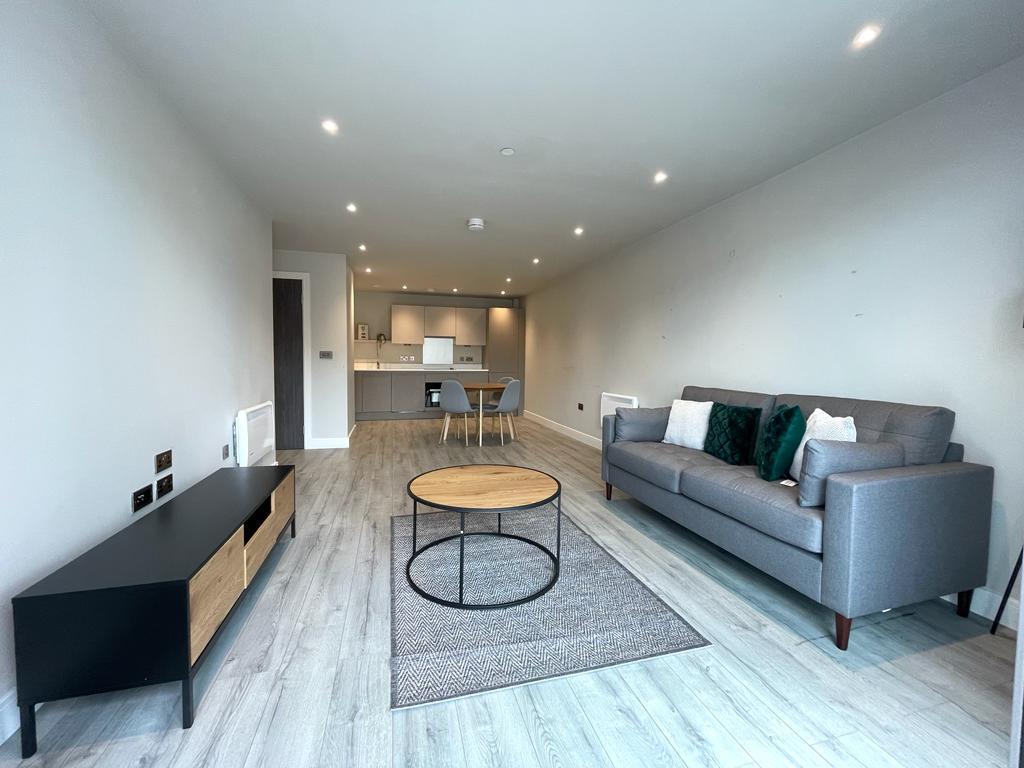 Flat Petersfield Avenue in Slough