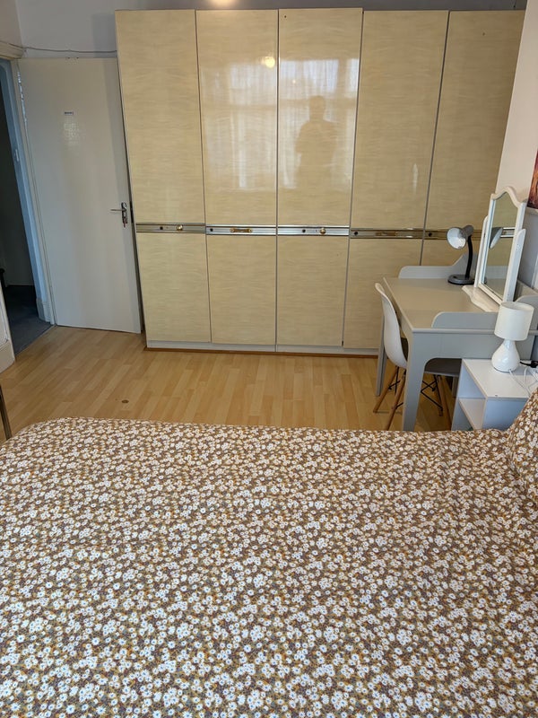 Room Upsdell Avenue in Greater London