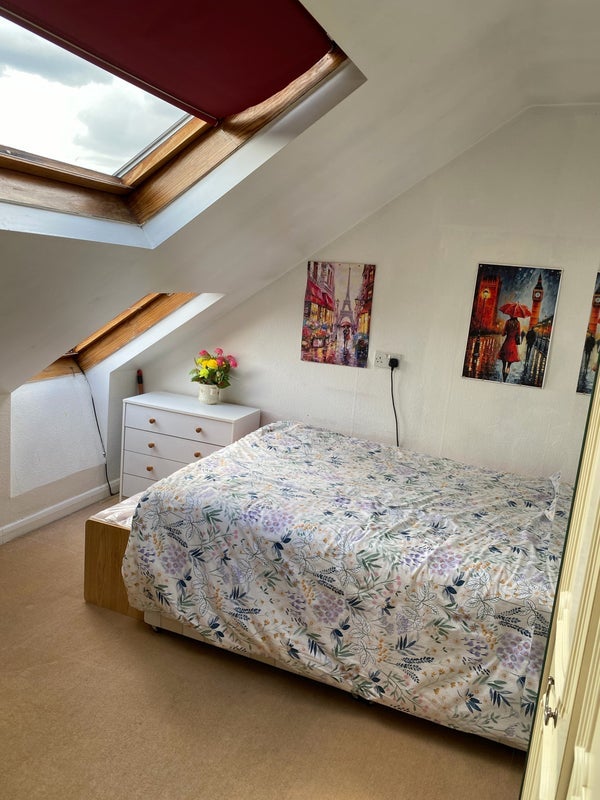 Room Upsdell Avenue in Greater London