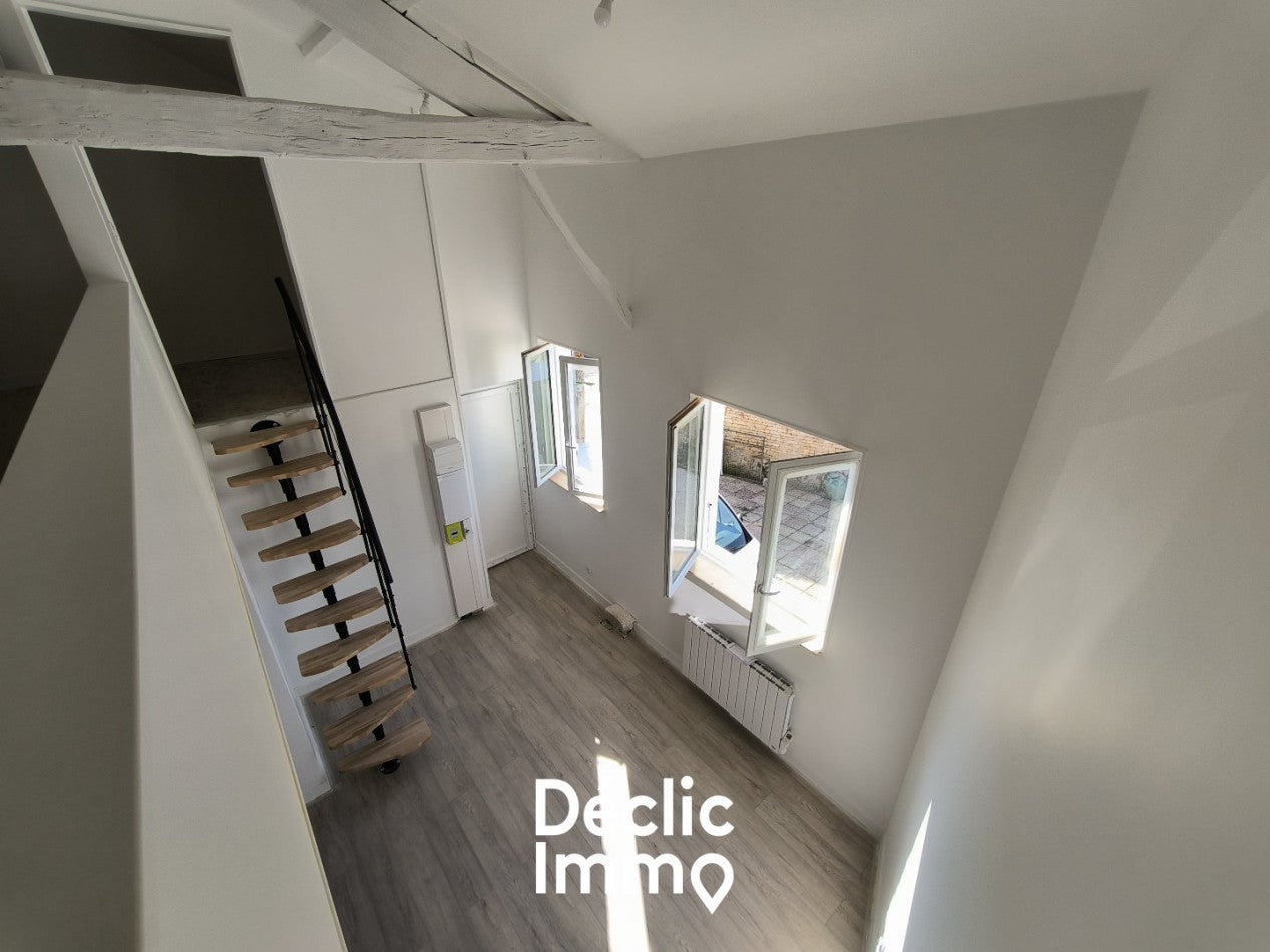 Appartement Place des Époux Laurant à Celles-sur-Belle