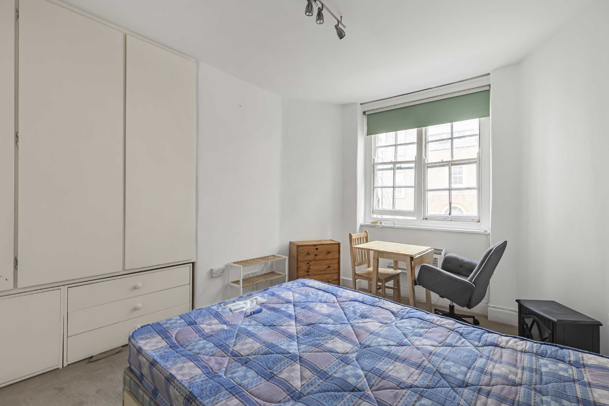 Flat Tavistock Place in Greater London