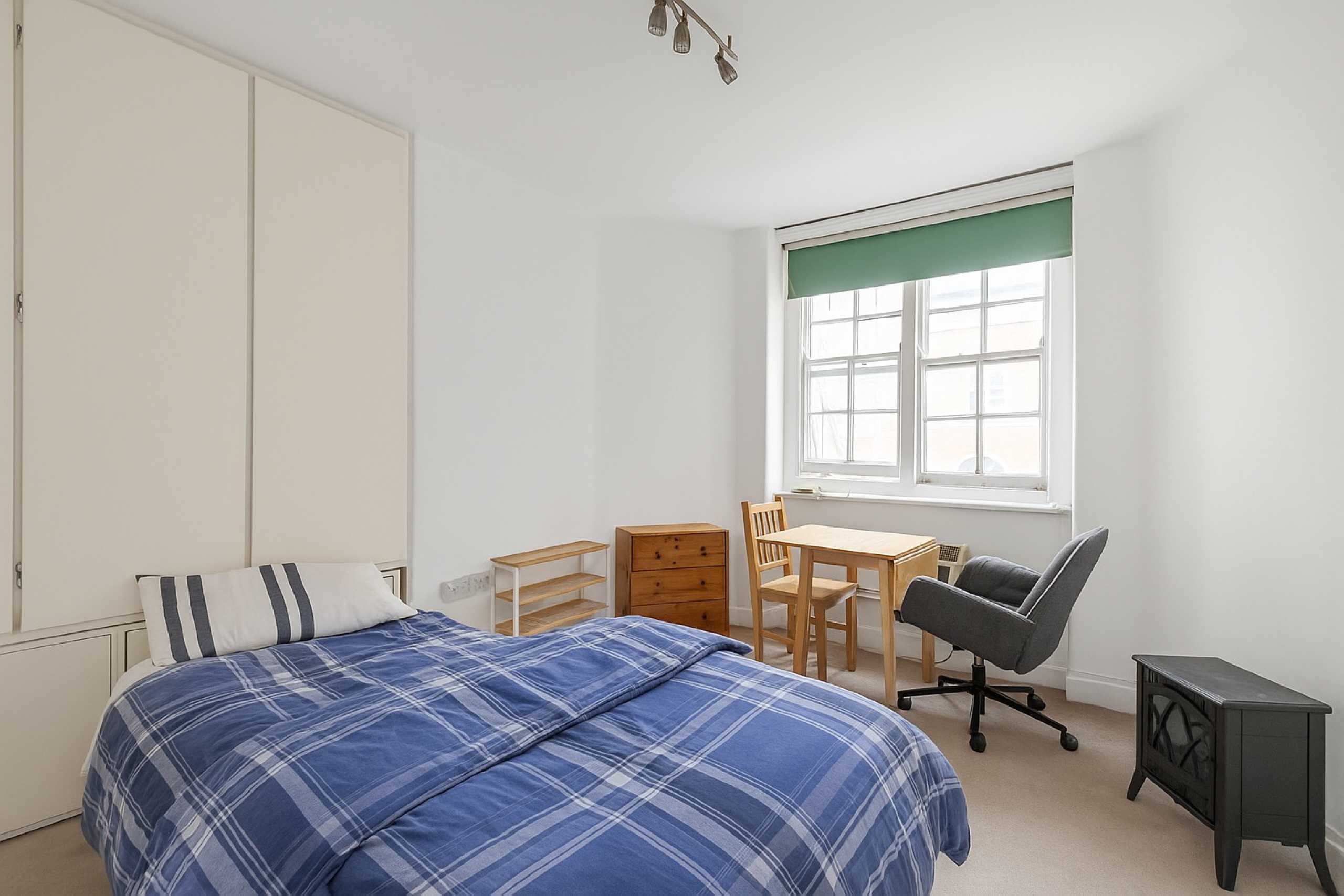 Flat Tavistock Place in Greater London