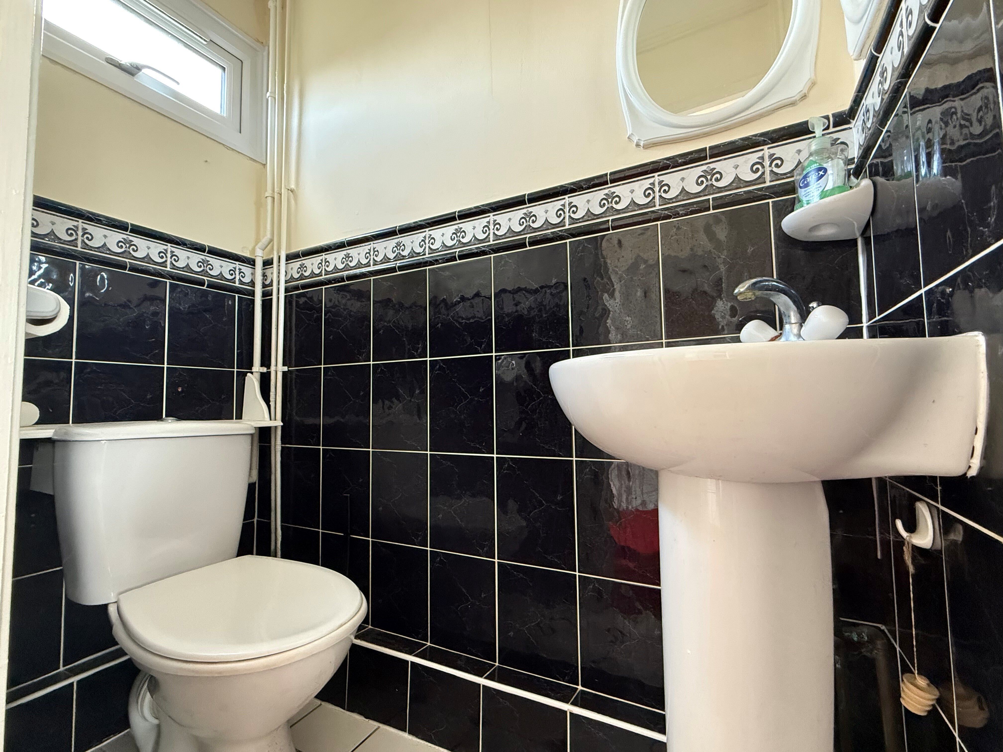 House Thrales Close in Luton