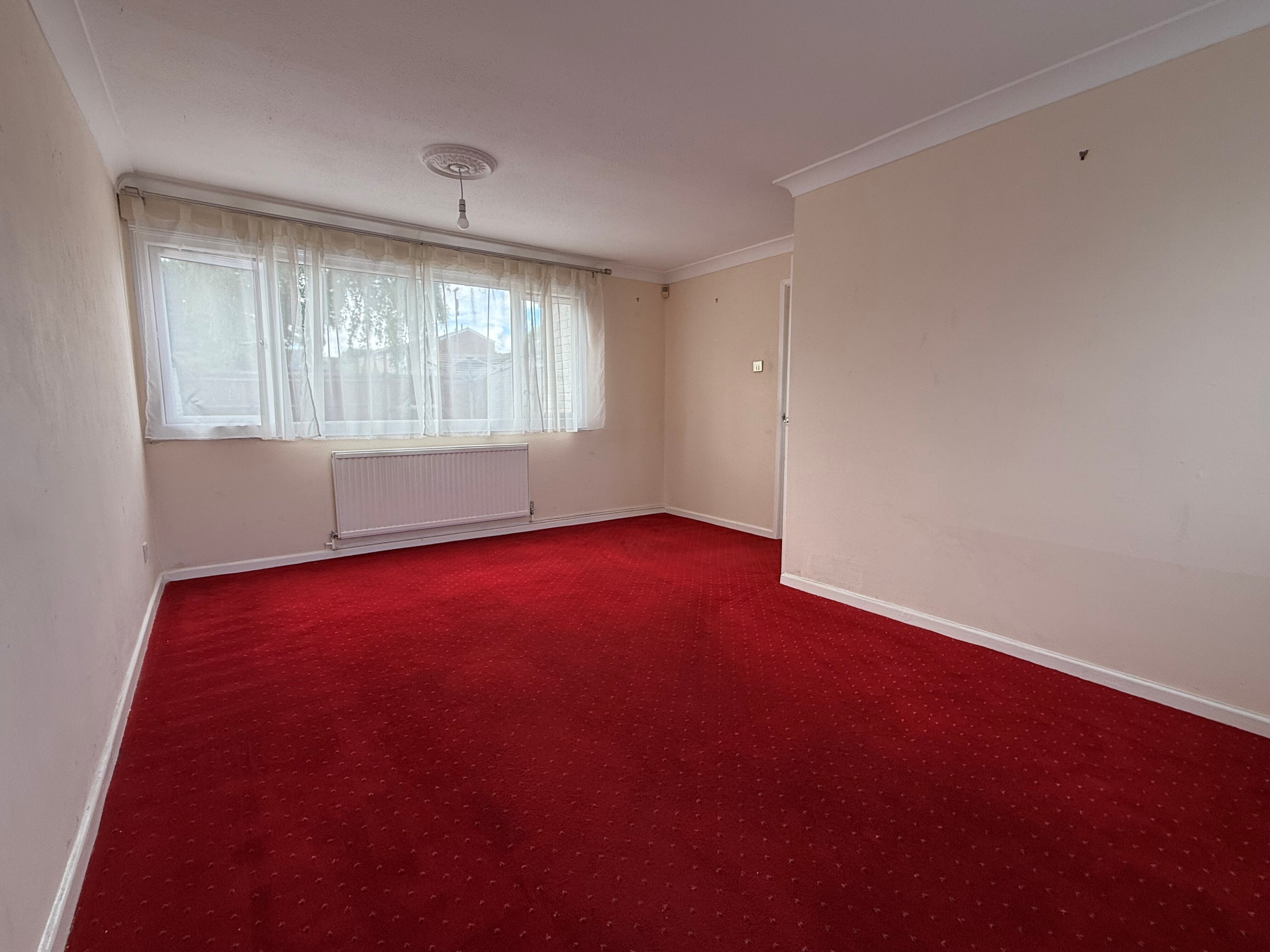 House Thrales Close in Luton