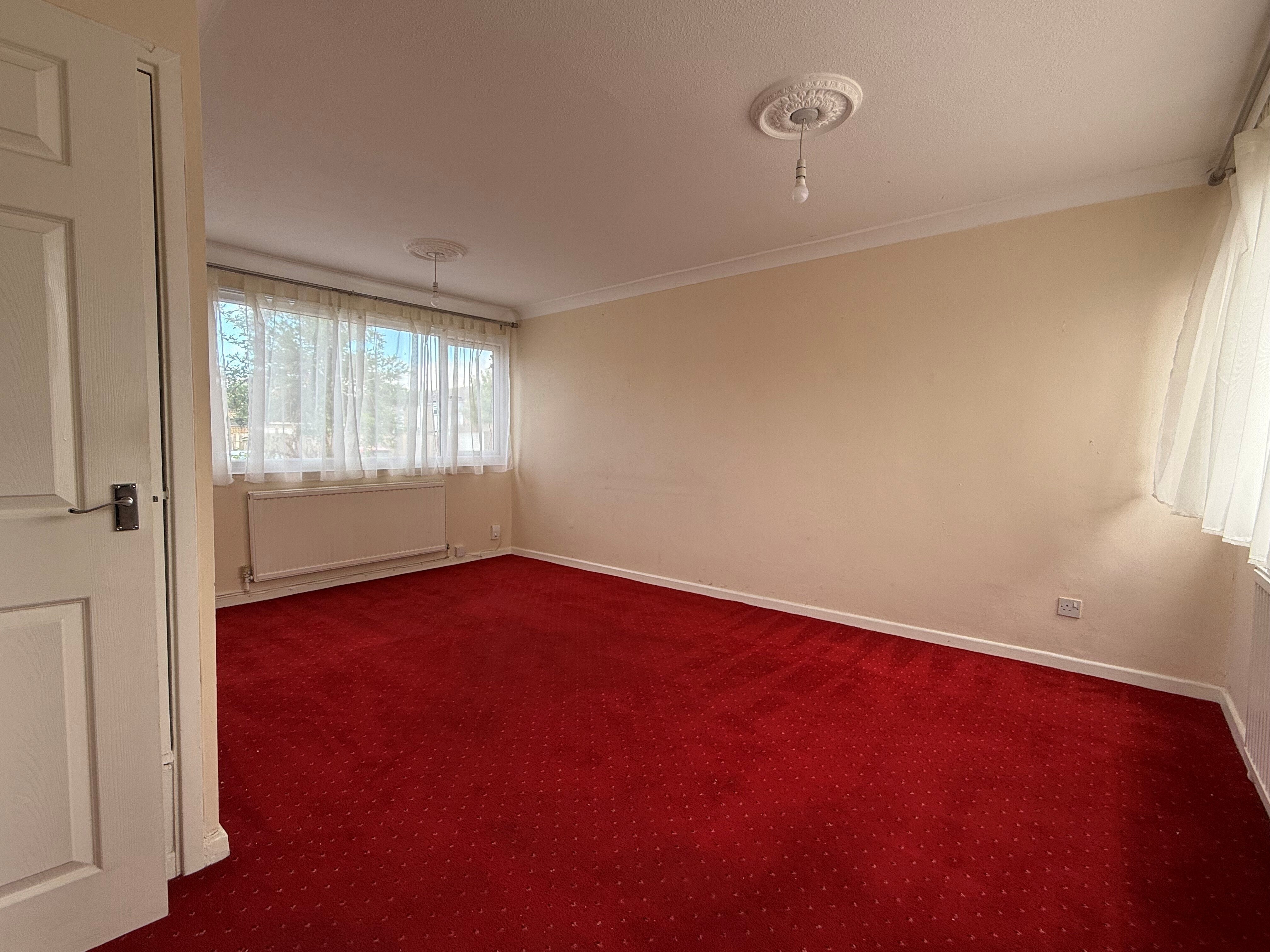 House Thrales Close in Luton