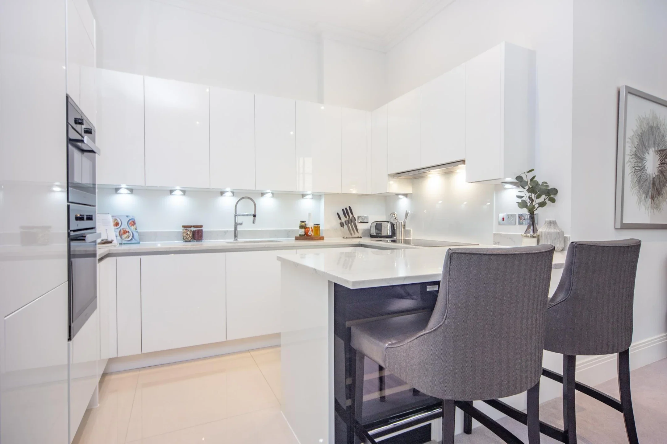 Flat Crabtree Lane in Greater London