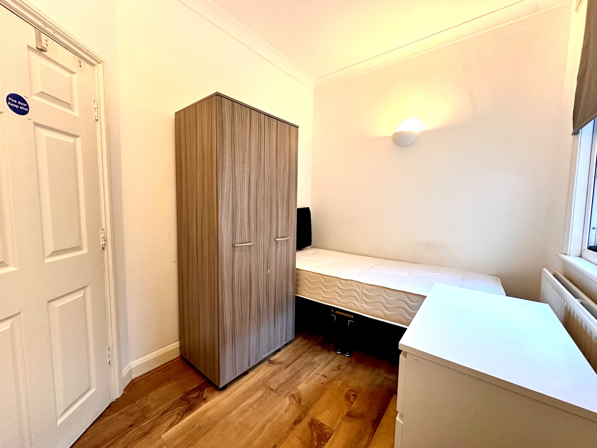 Room Whitehall Gardens in Greater London