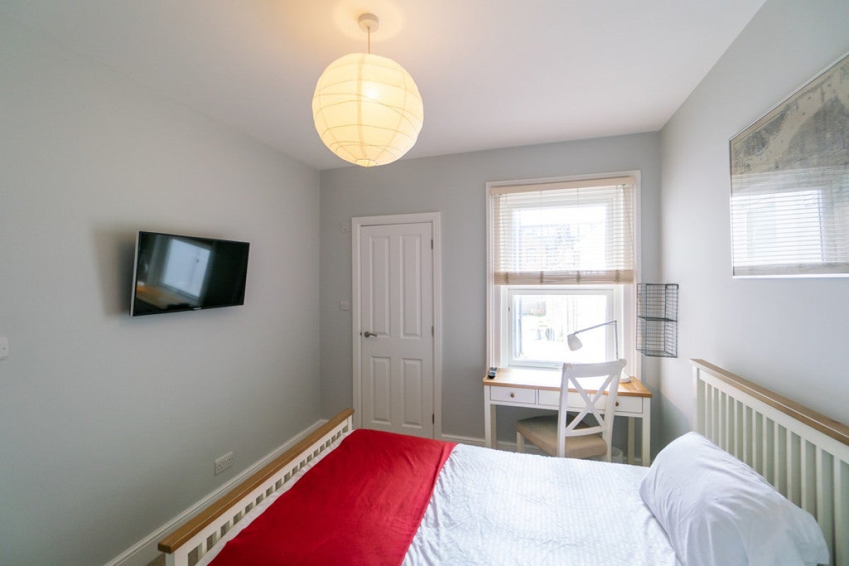Room Caversham Road in Reading