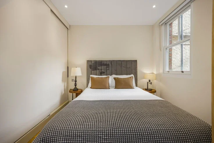 Flat Great Titchfield Street in City of Westminster