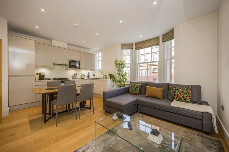 Flat Great Titchfield Street in City of Westminster