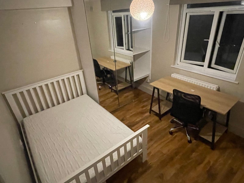 Room Kingsland Road in Greater London
