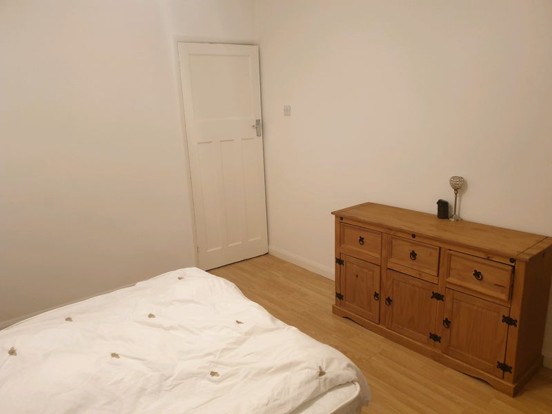 Room Broad Oak Court in Slough