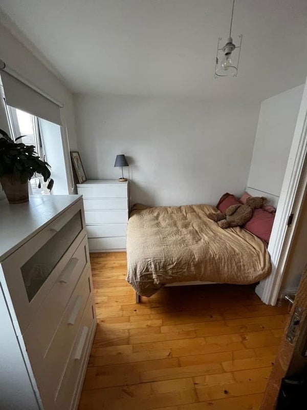 Room Chapman Place in Greater London