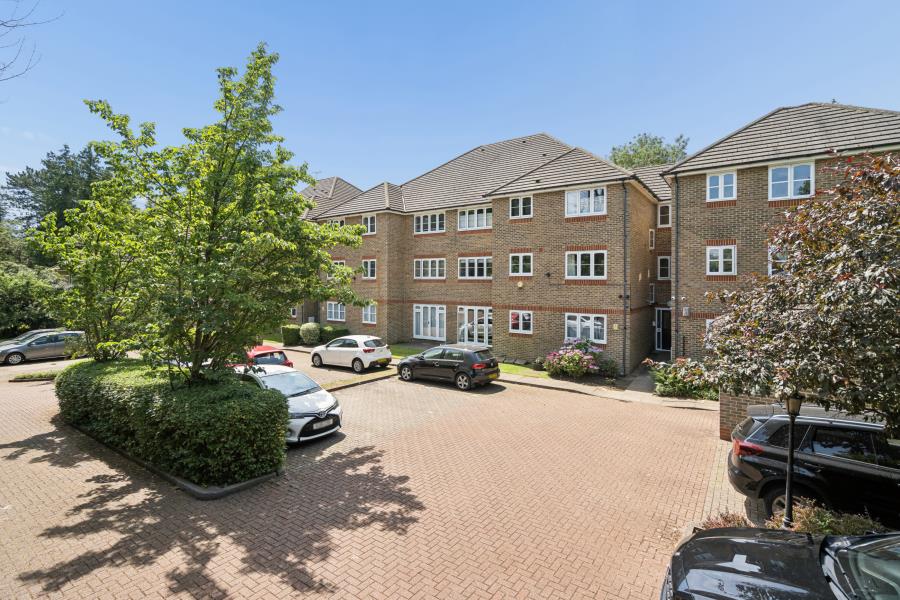 Flat Uxbridge Road in Greater London