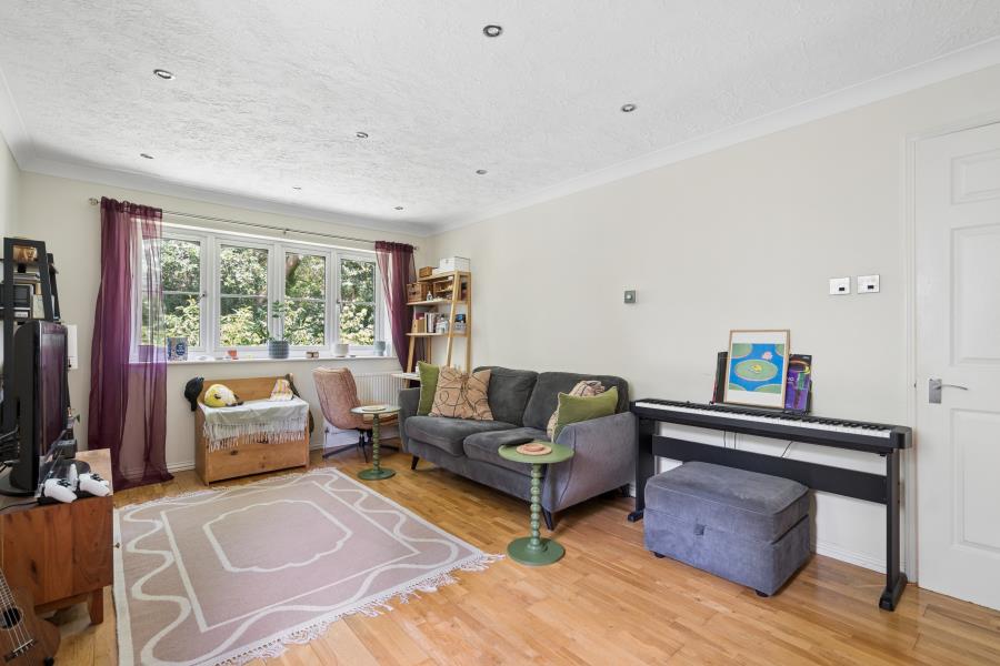 Flat Uxbridge Road in Greater London
