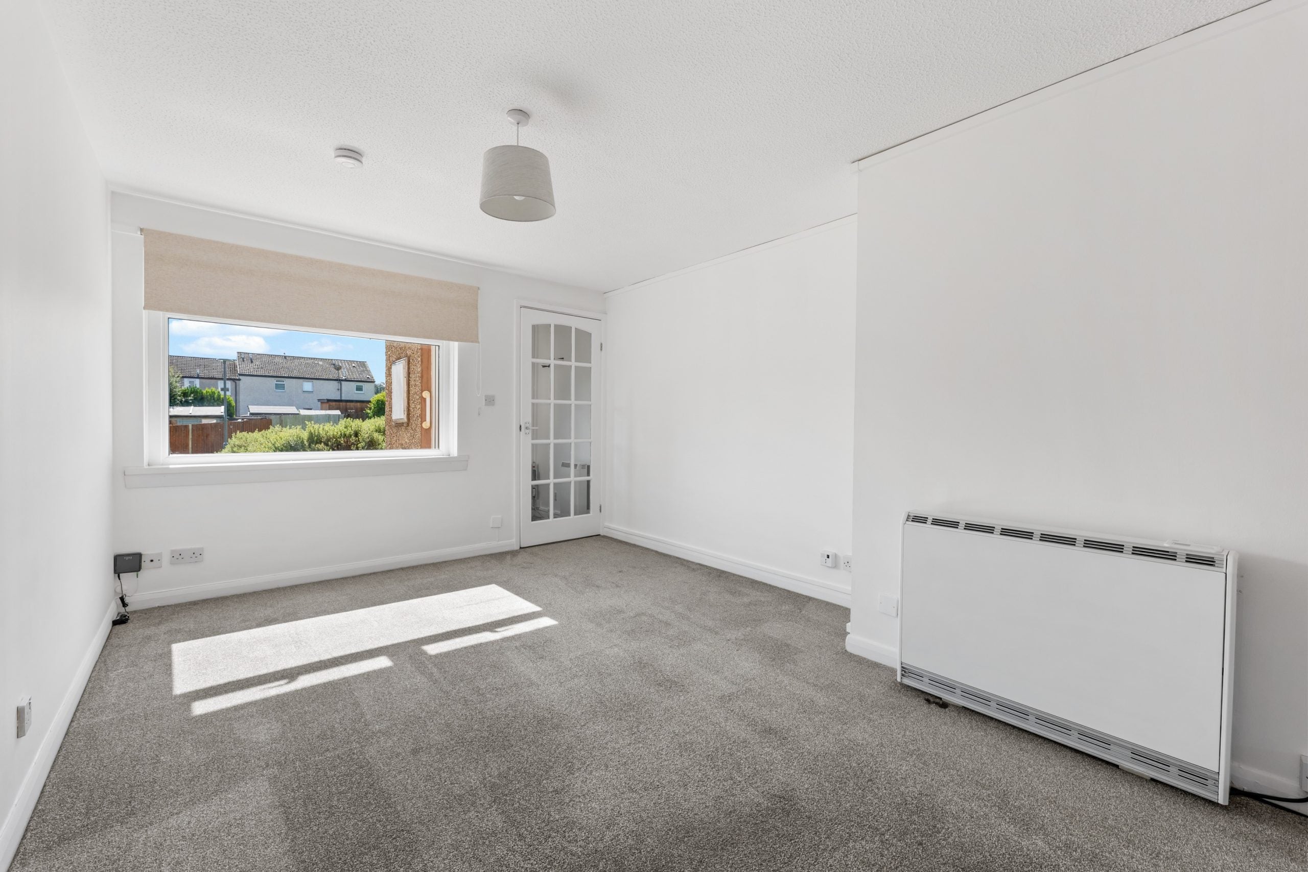 Flat Kingsford Court in Newton Mearns