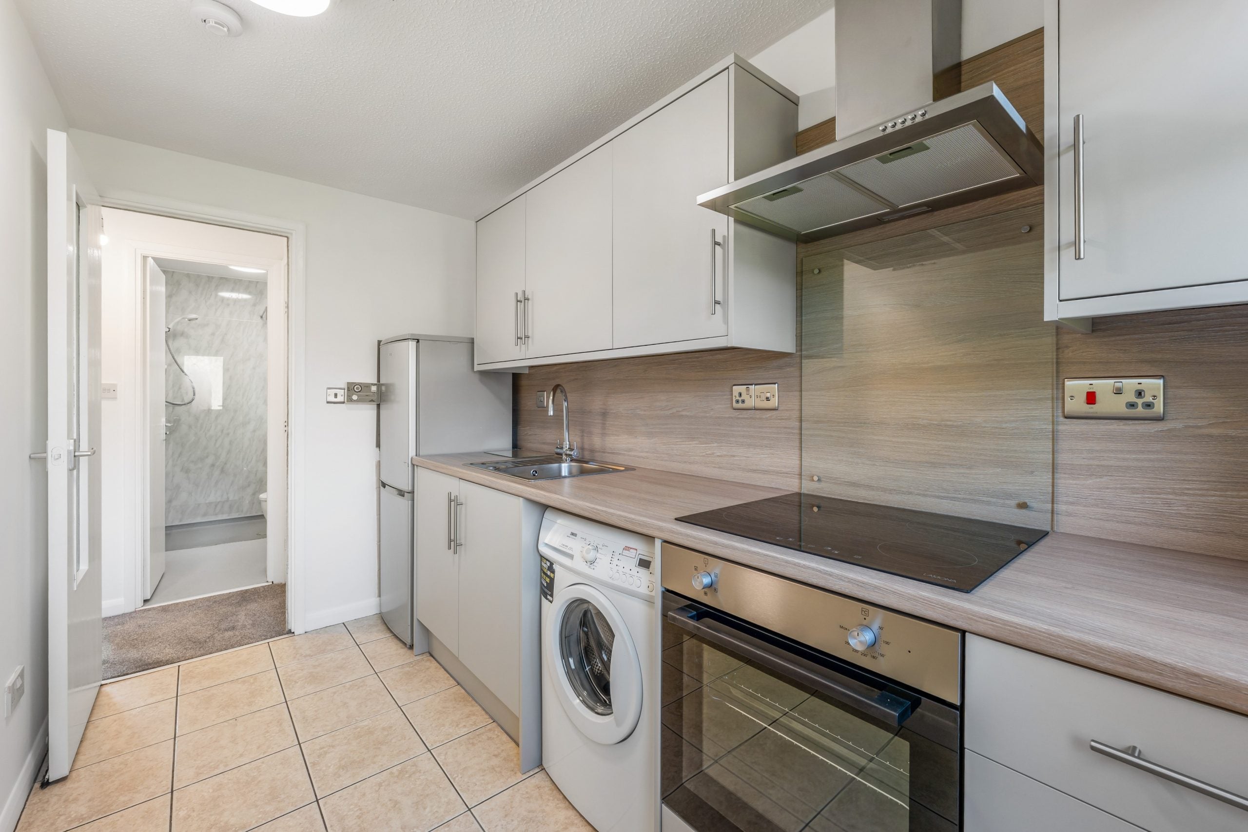 Flat Kingsford Court in Newton Mearns