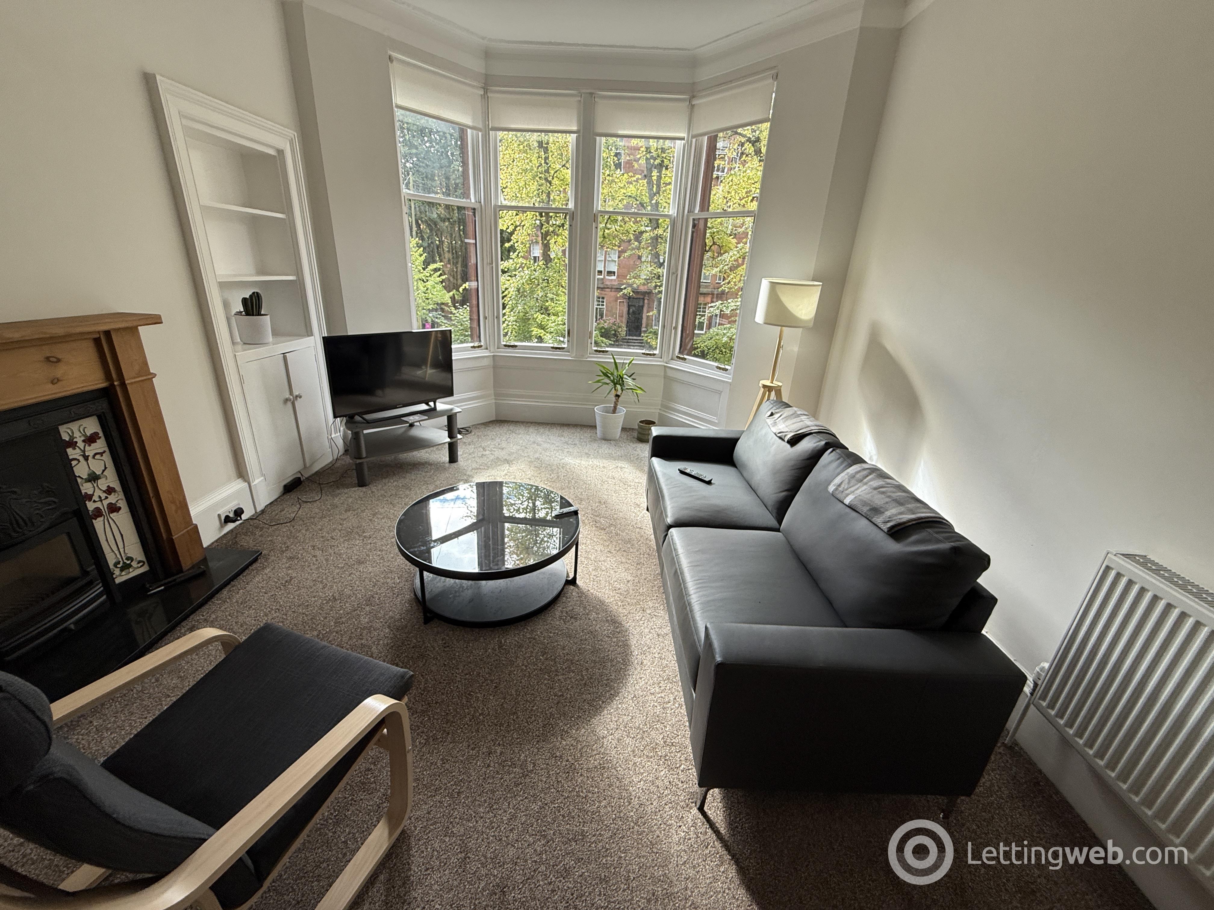 Flat Queensborough Gardens in Glasgow