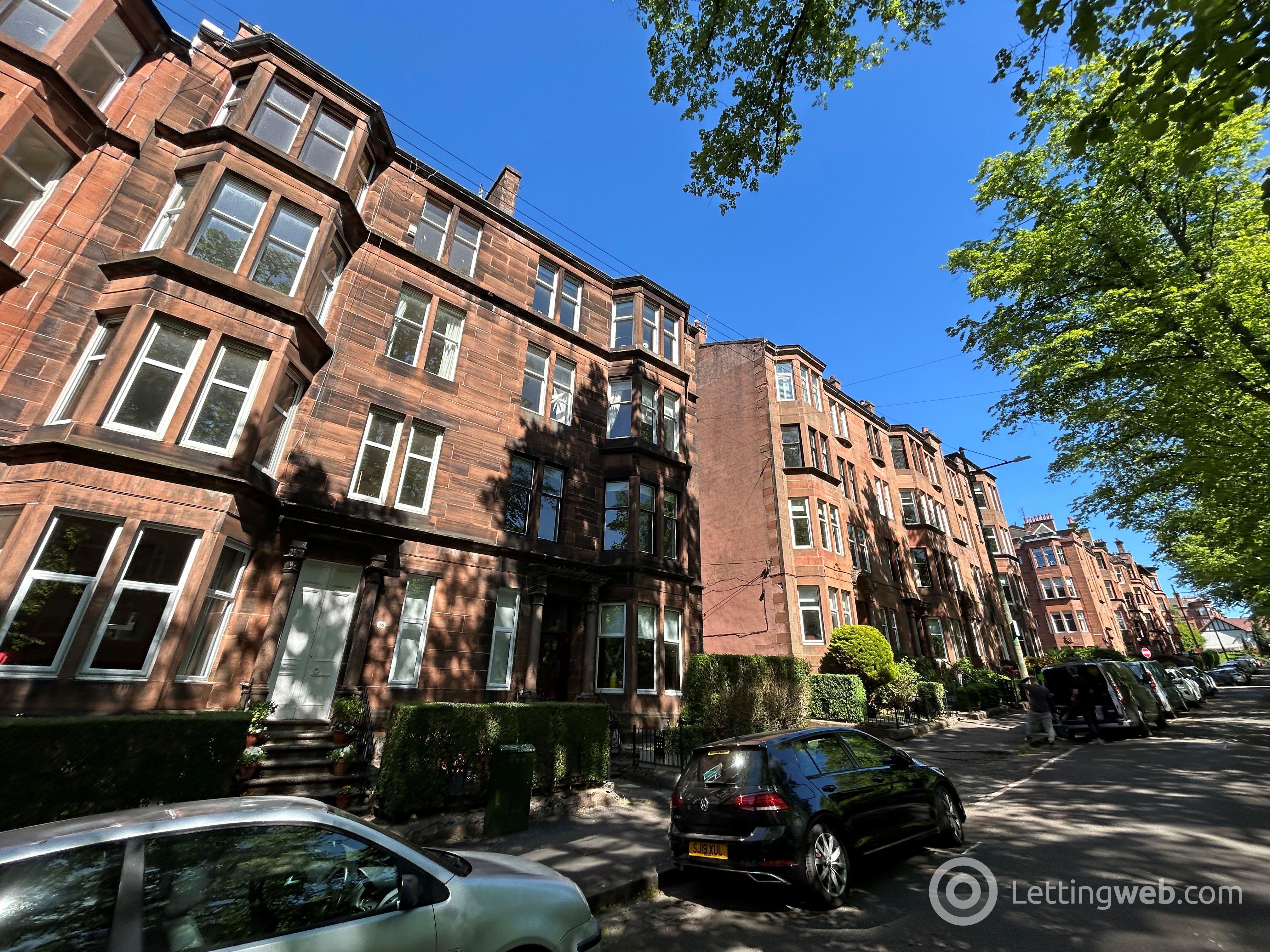 Flat Queensborough Gardens in Glasgow