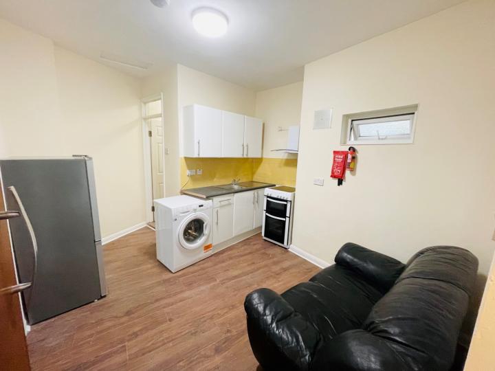 Flat Eric Street in Greater London