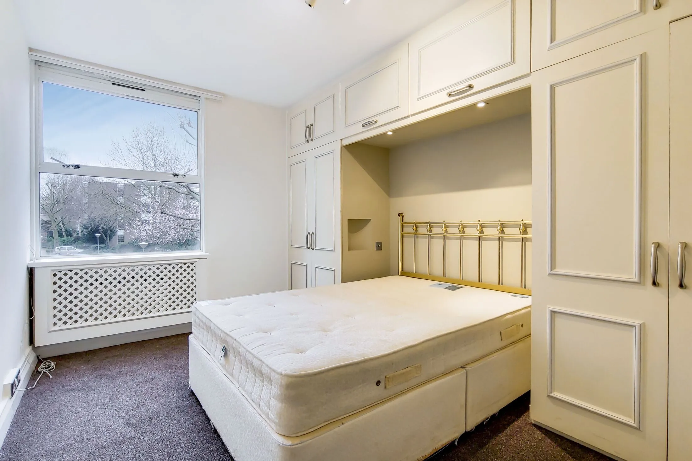 Flat Meyrick Road in Greater London
