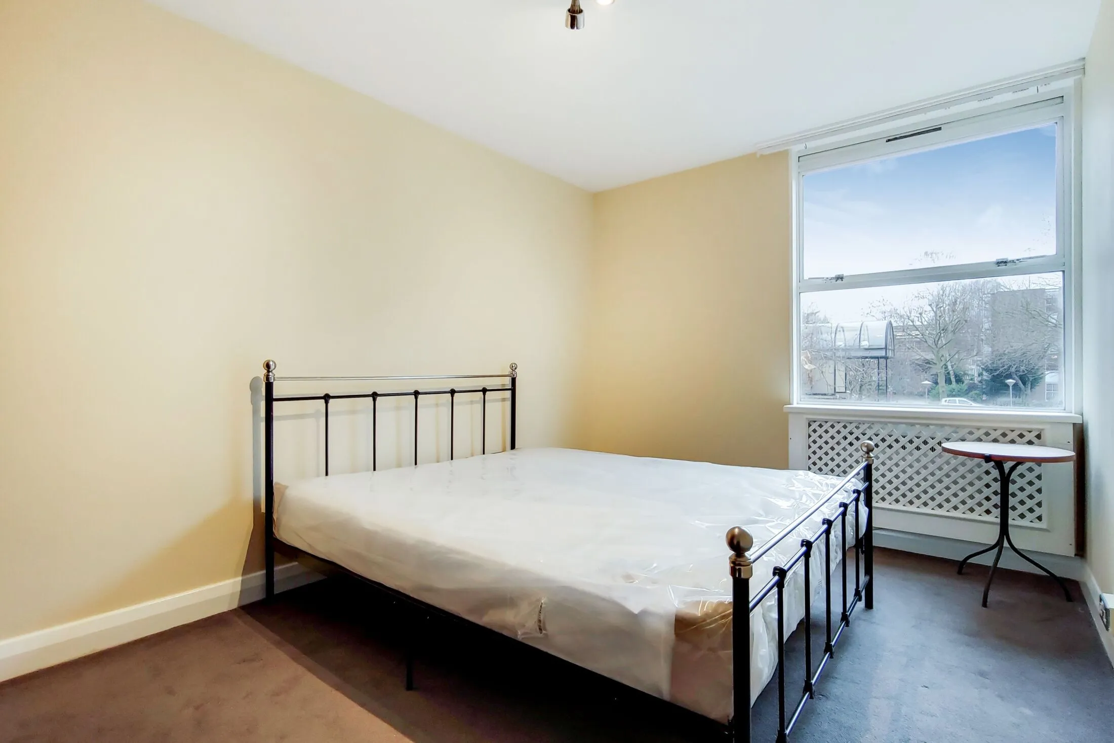 Flat Meyrick Road in Greater London