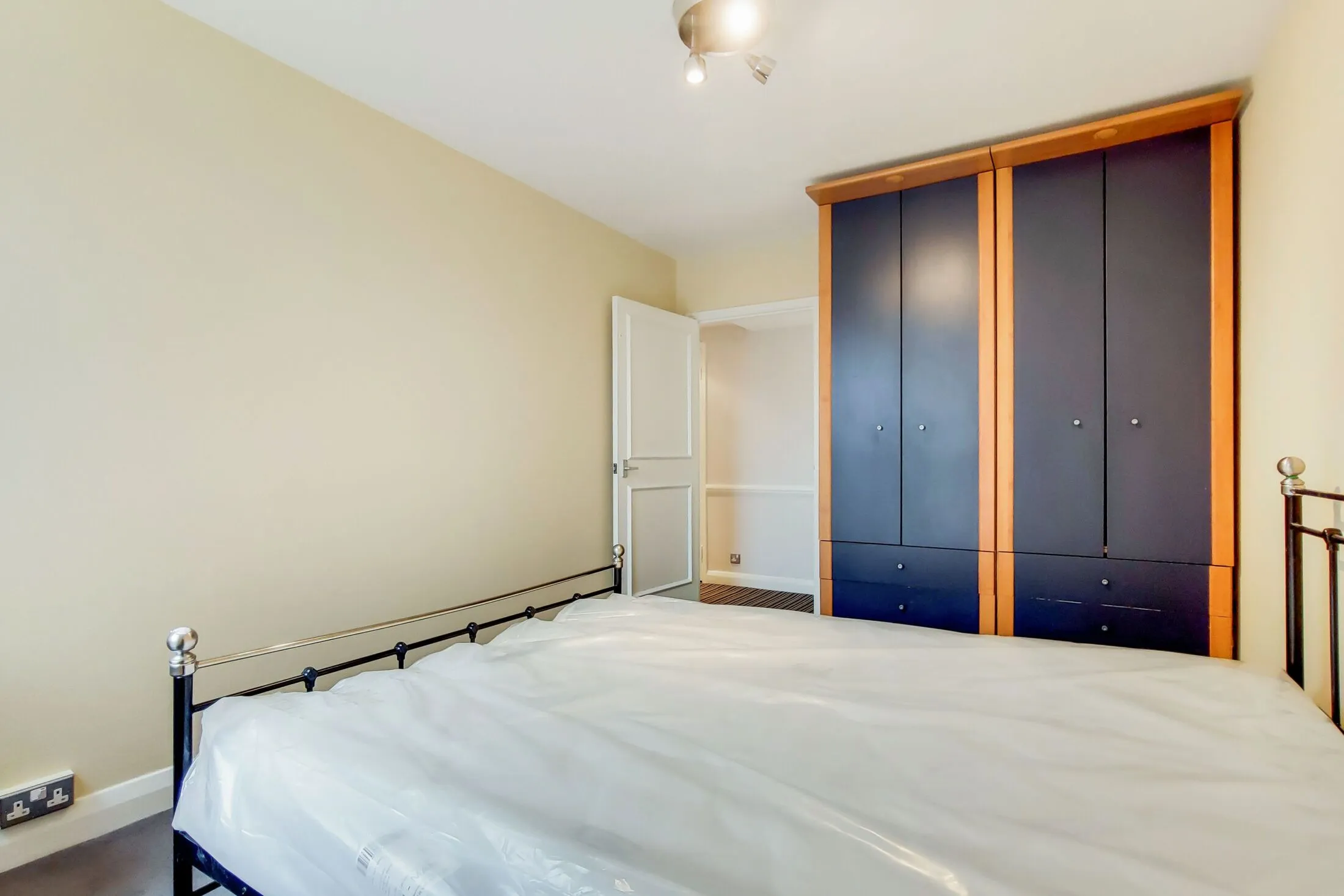 Flat Meyrick Road in Greater London