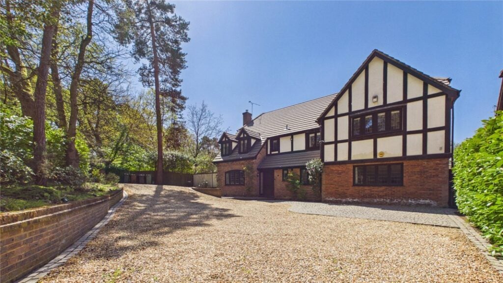 House Lansdowne Road in Surrey Heath