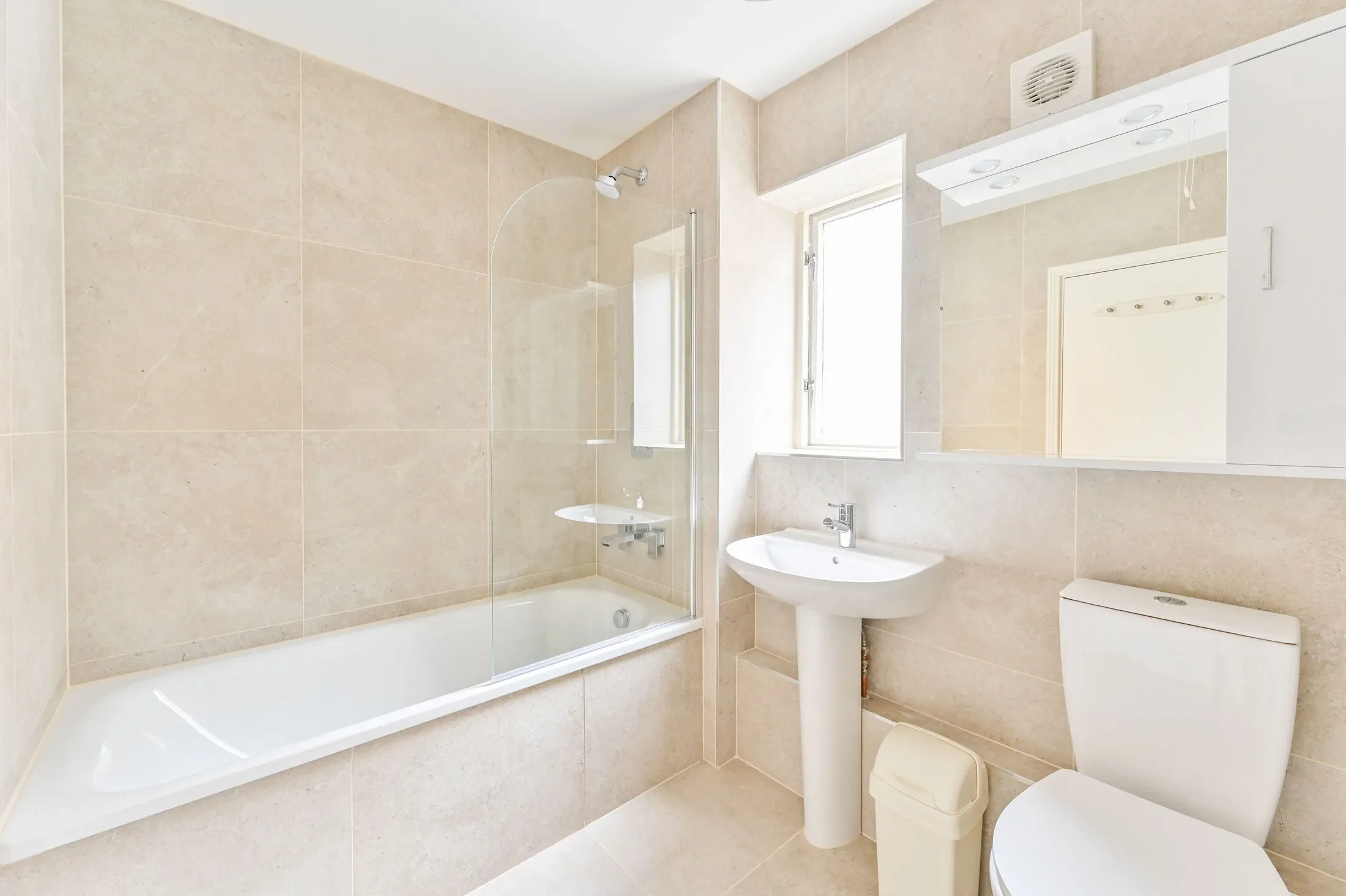 Flat Northumberland Street in City of Westminster