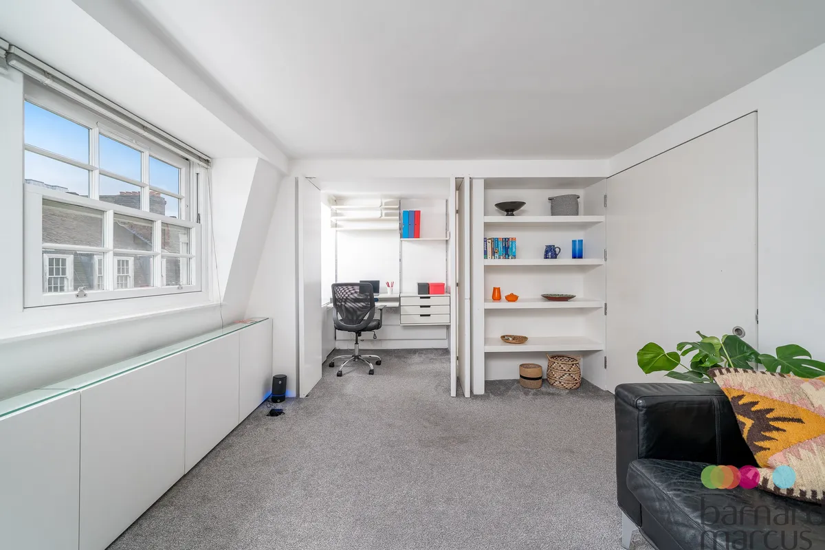 Flat Betterton Street in Greater London