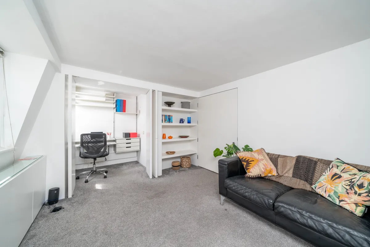 Flat Betterton Street in Greater London