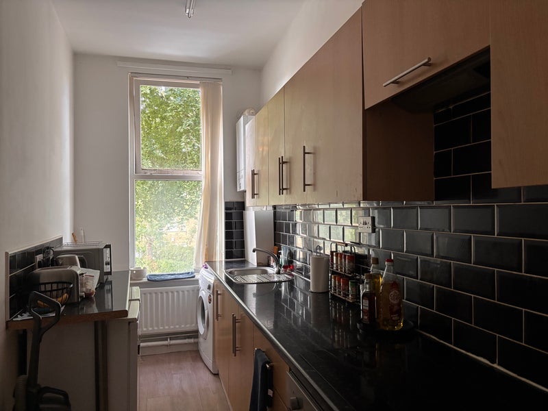 Room Linnet Lane in Liverpool