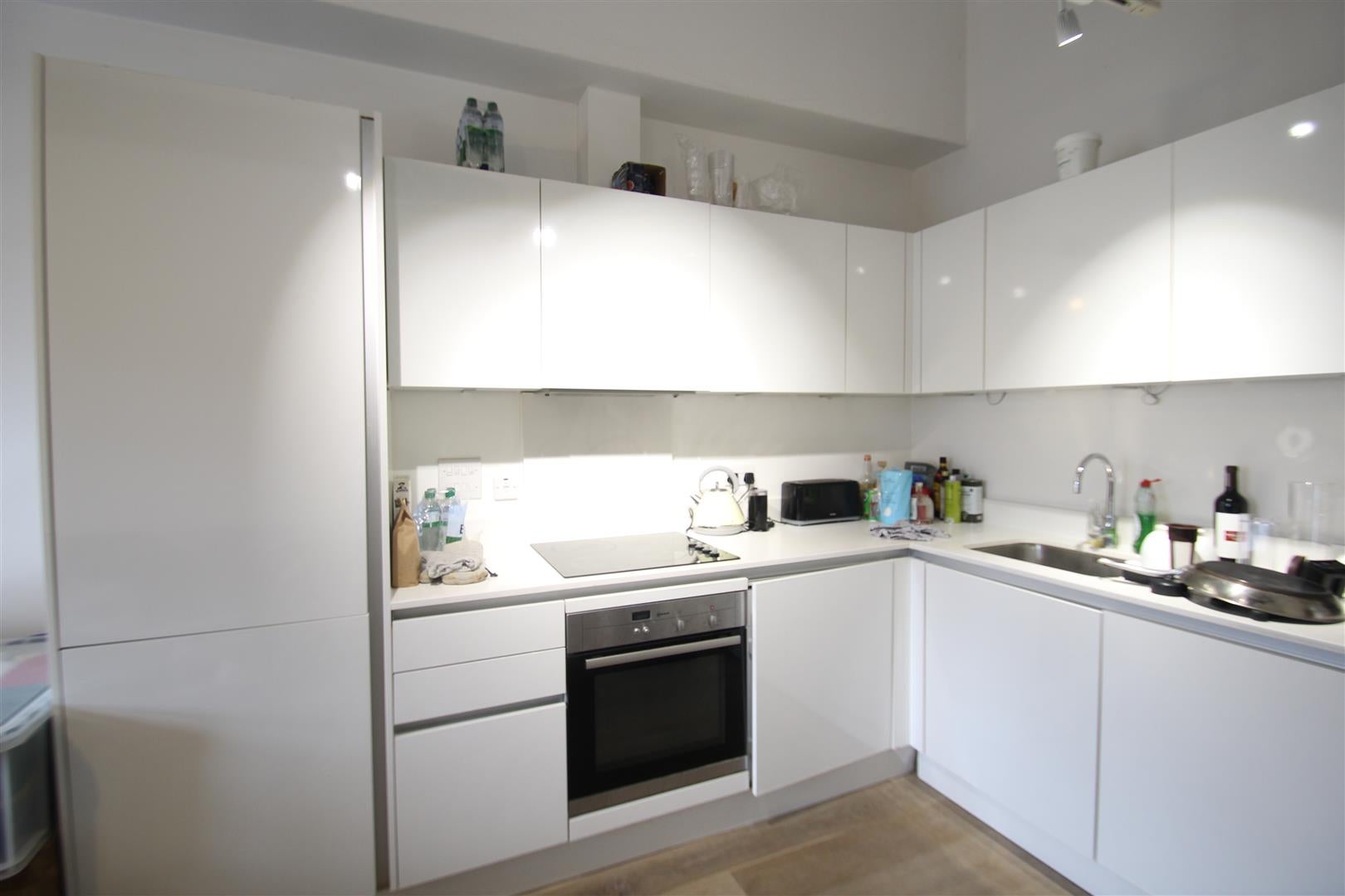 Flat Dod Street in Greater London