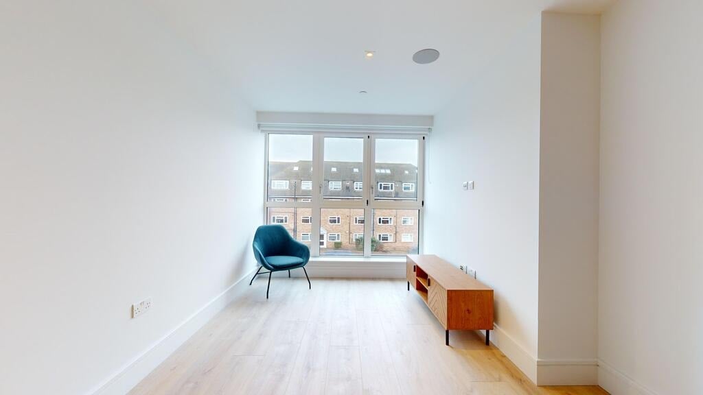Flat Beverley Way in Greater London
