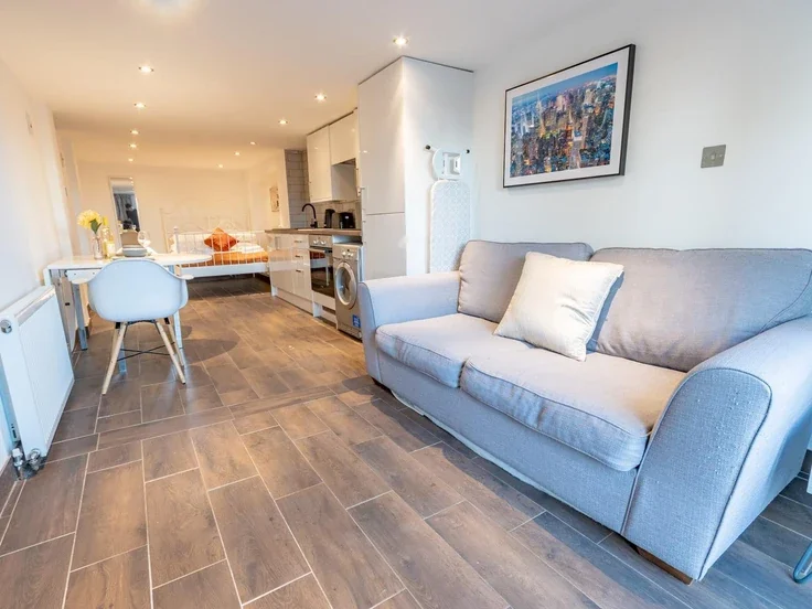 Flat Spains Hall Place in Basildon