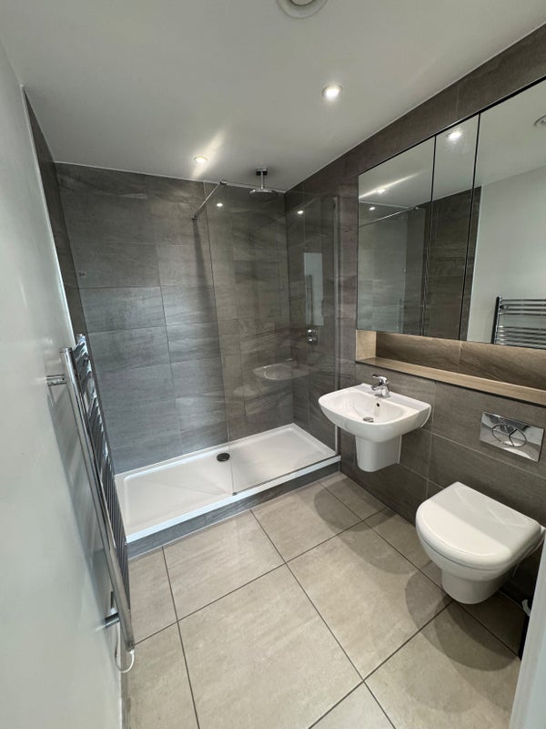 Room Waterview Lane in Salford