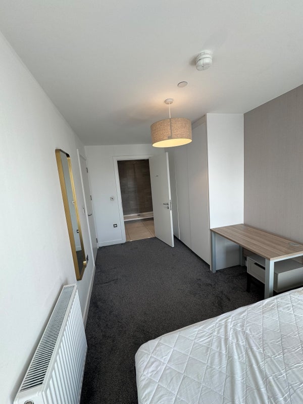 Room Waterview Lane in Salford