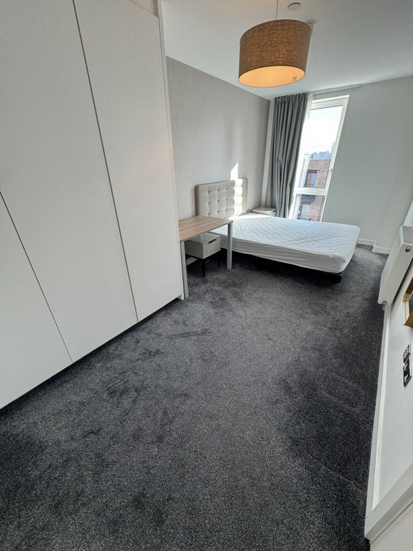 Room Waterview Lane in Salford