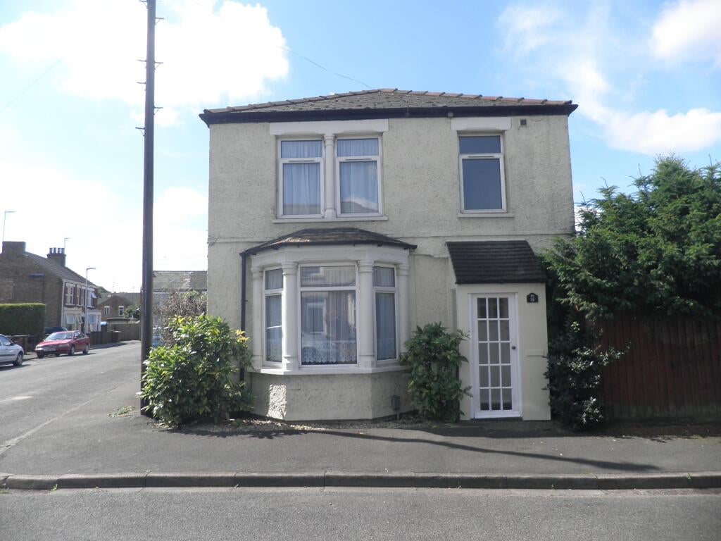 House Oakroyd Crescent in Fenland District