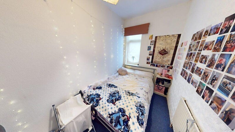 Room Dawlish Road in Birmingham
