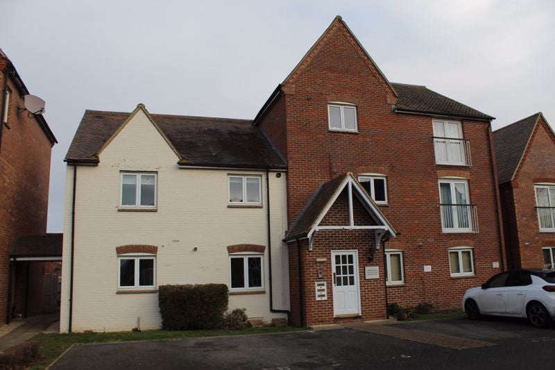 Flat Marina Way in Vale of White Horse