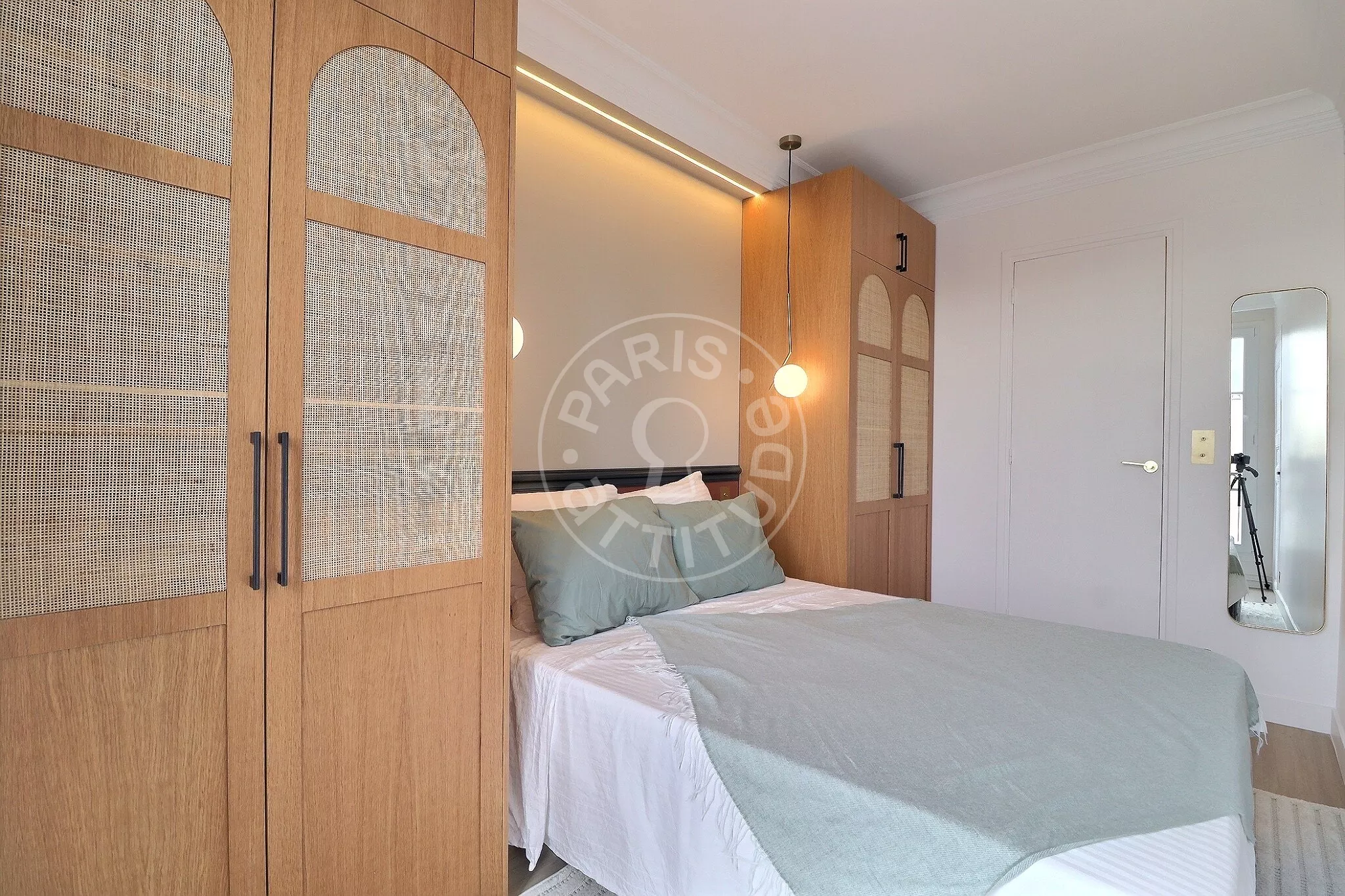 Flat Avenue Mozart in Paris