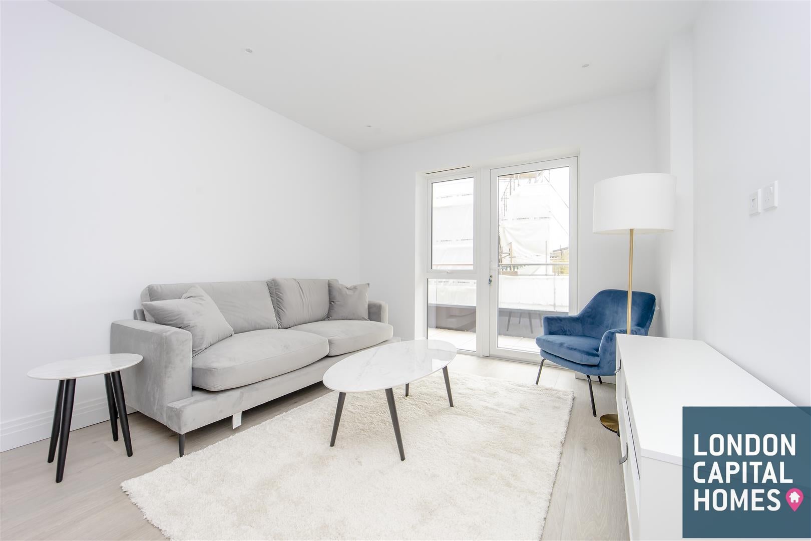 Flat Barnes Pikle in Greater London