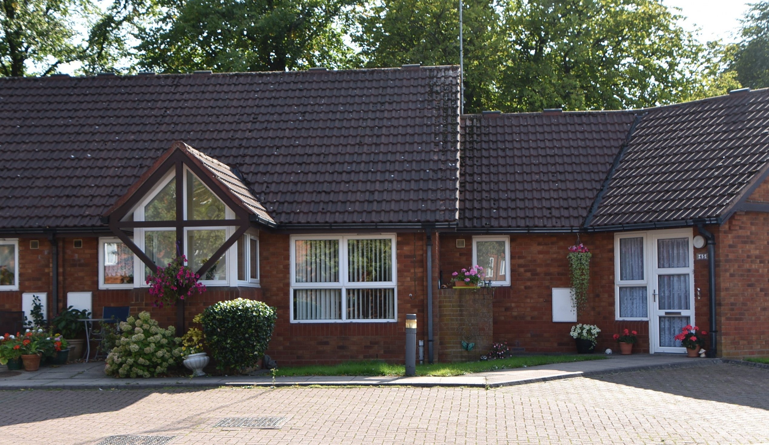 House Cottage Close in Wolverhampton