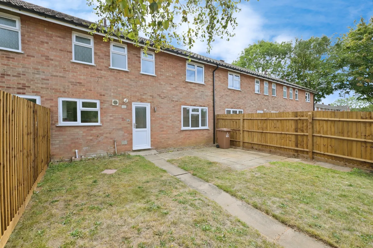 House Lale Walk in Wittering