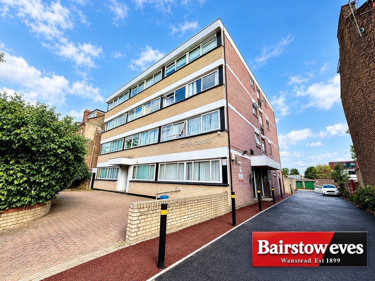 Flat Cambridge Road in Greater London
