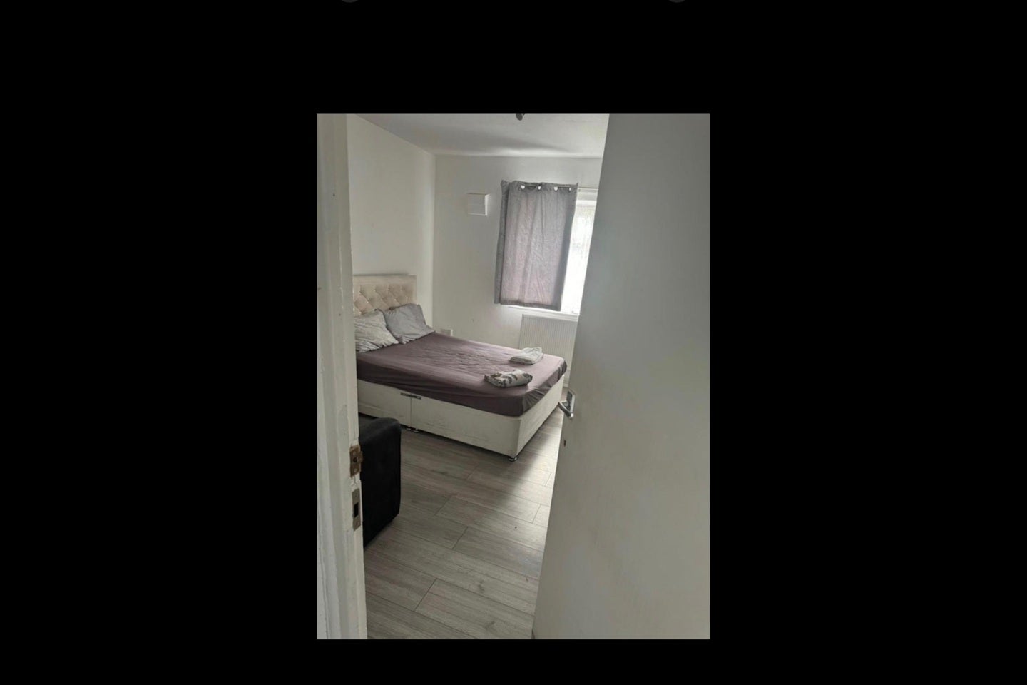 Room Restons Crescent in Greater London