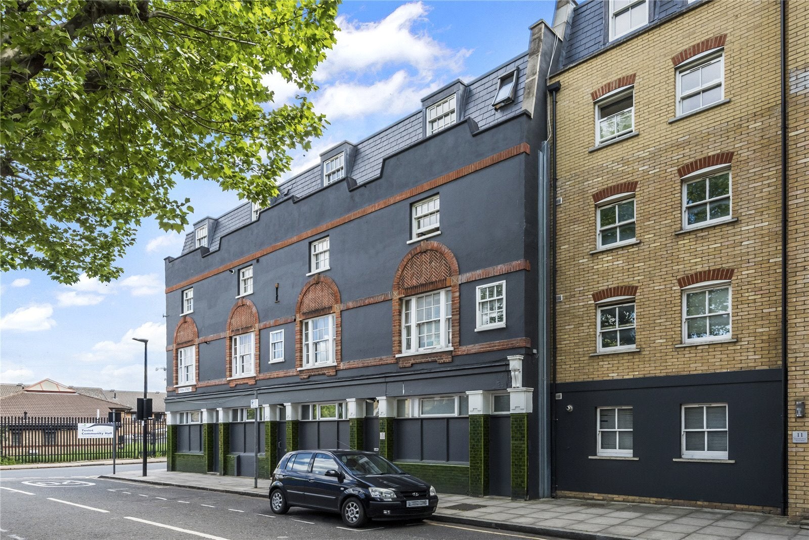 Flat Byron Street in Greater London
