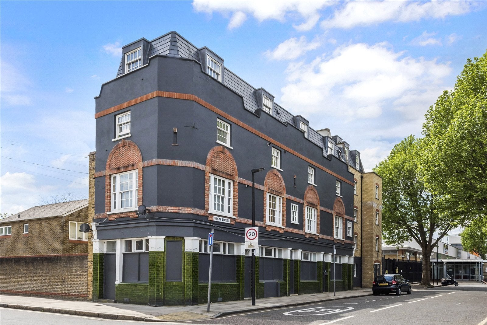 Flat Byron Street in Greater London